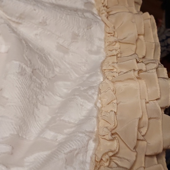 Vintage Deep V-Neck Ruffled Party Dress by WALTER - Picture 5 of 10